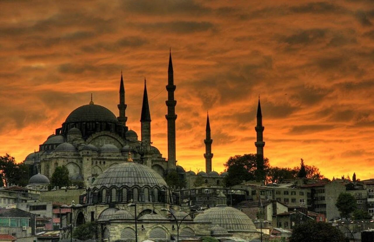 11 ayın sultanı Ramazan başladı... İşte il il iftar saatleri
