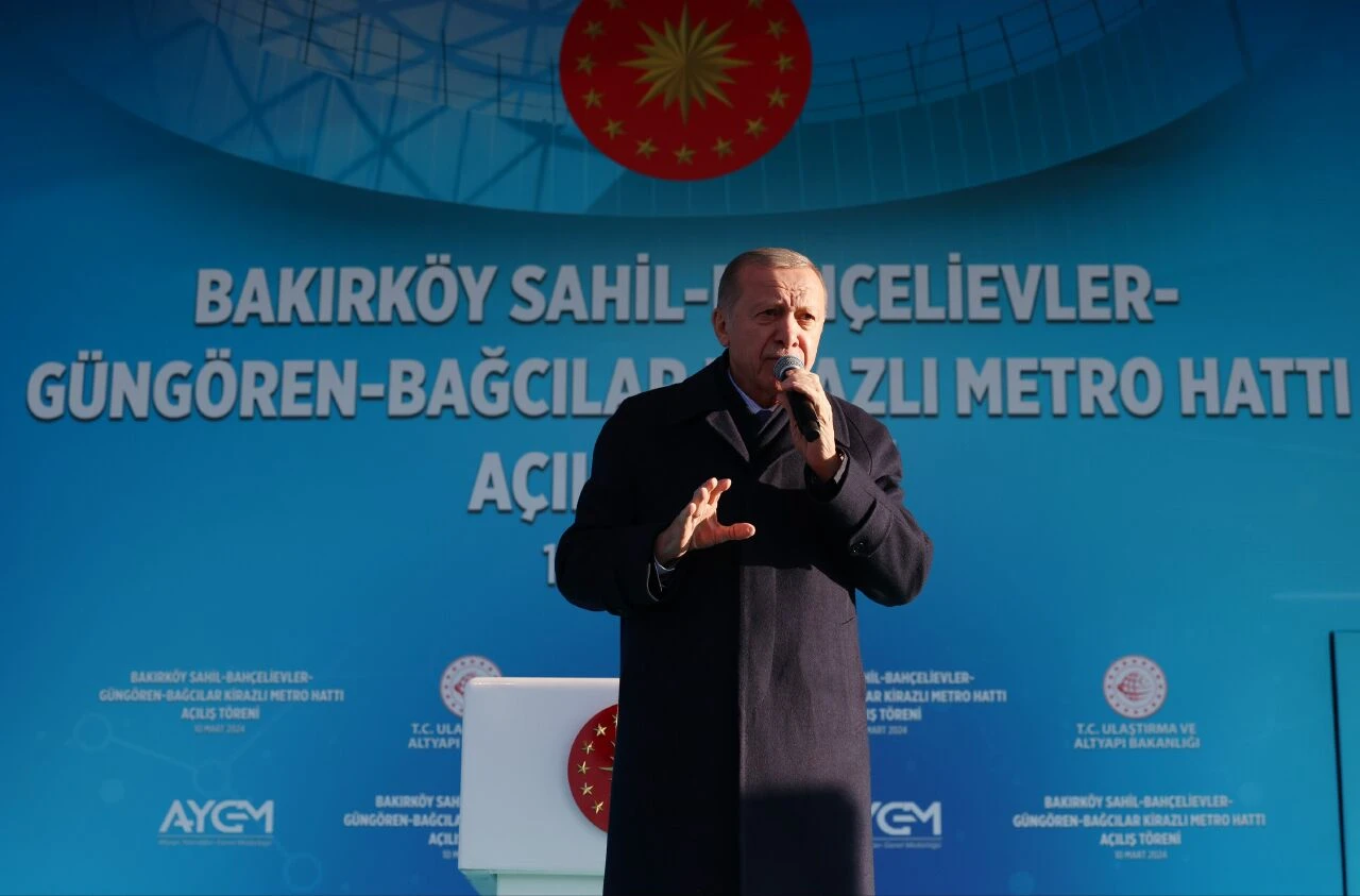 Erdoğan'dan İmamoğlu'na: Yarım gün mesaiyle İstanbul yönetilmez - 1. Resim