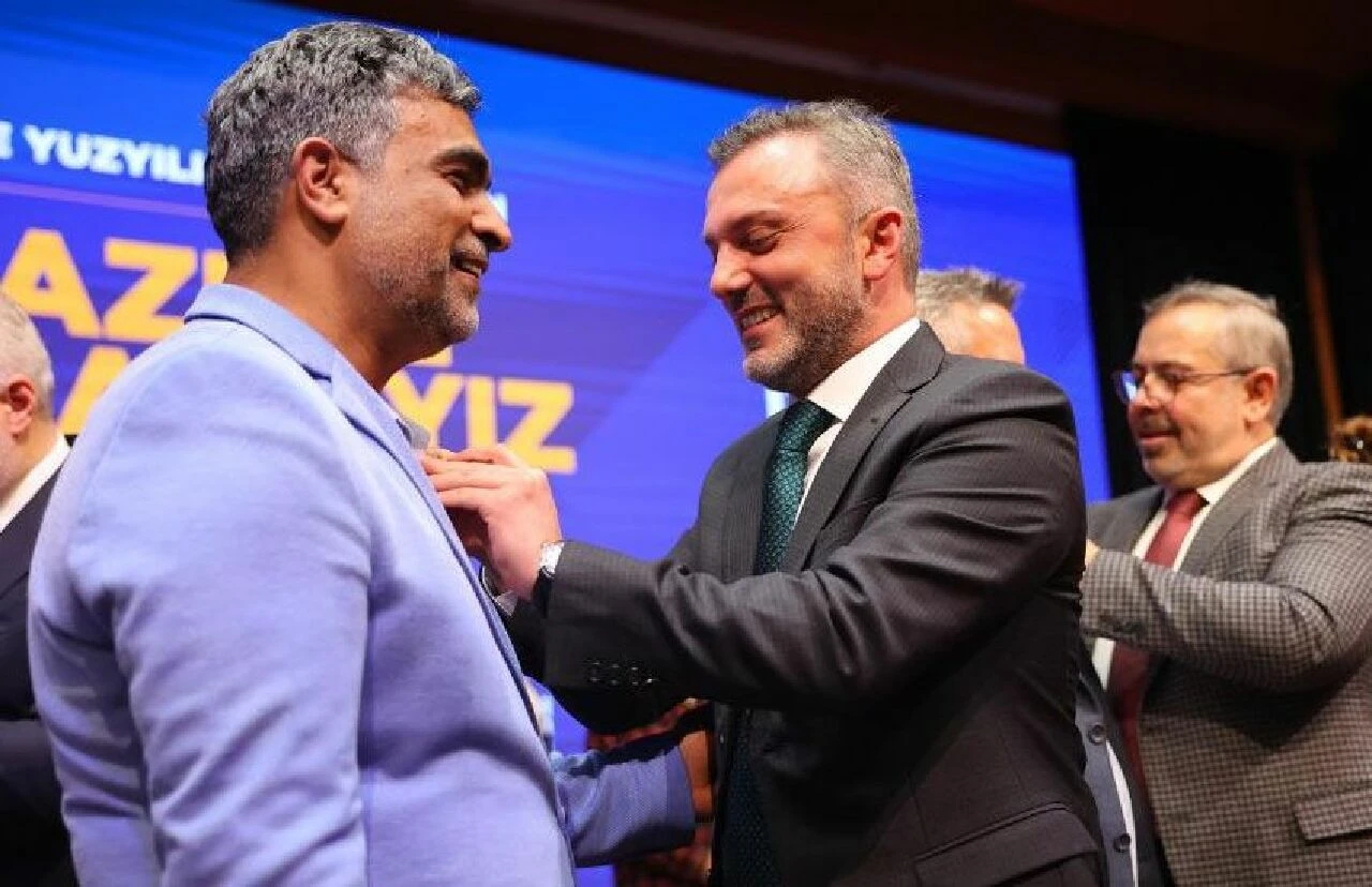 Farklı partilerden toplu geçiş: AK Parti İstanbul'da gücünü artırıyor! - 3. Resim