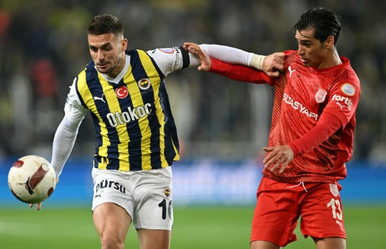 Fenerbahçeli oyuncudan hakem tepkisi: İlk defa böyle bir şey gördüm - 1. Resim