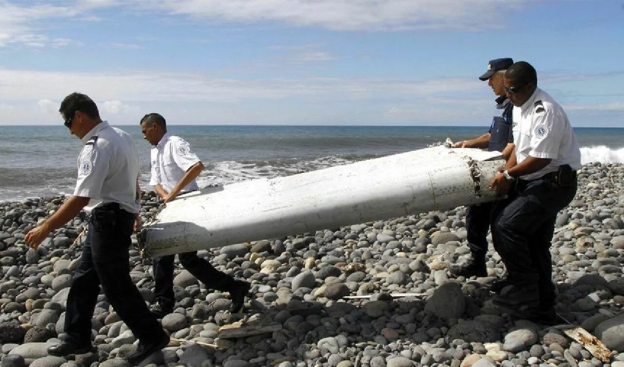 Kayıp Malezya uçağında yeni iddia! Pilot uçağı deniz çukuruna gömdü - 3. Resim