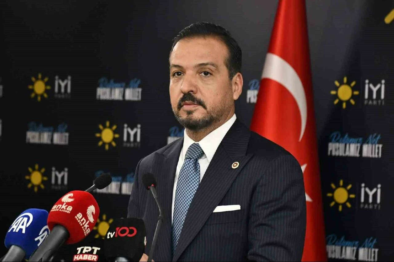 Meral Akşener siyaseti bırakacak mı? İYİ Parti'den açıklama geldi - 1. Resim