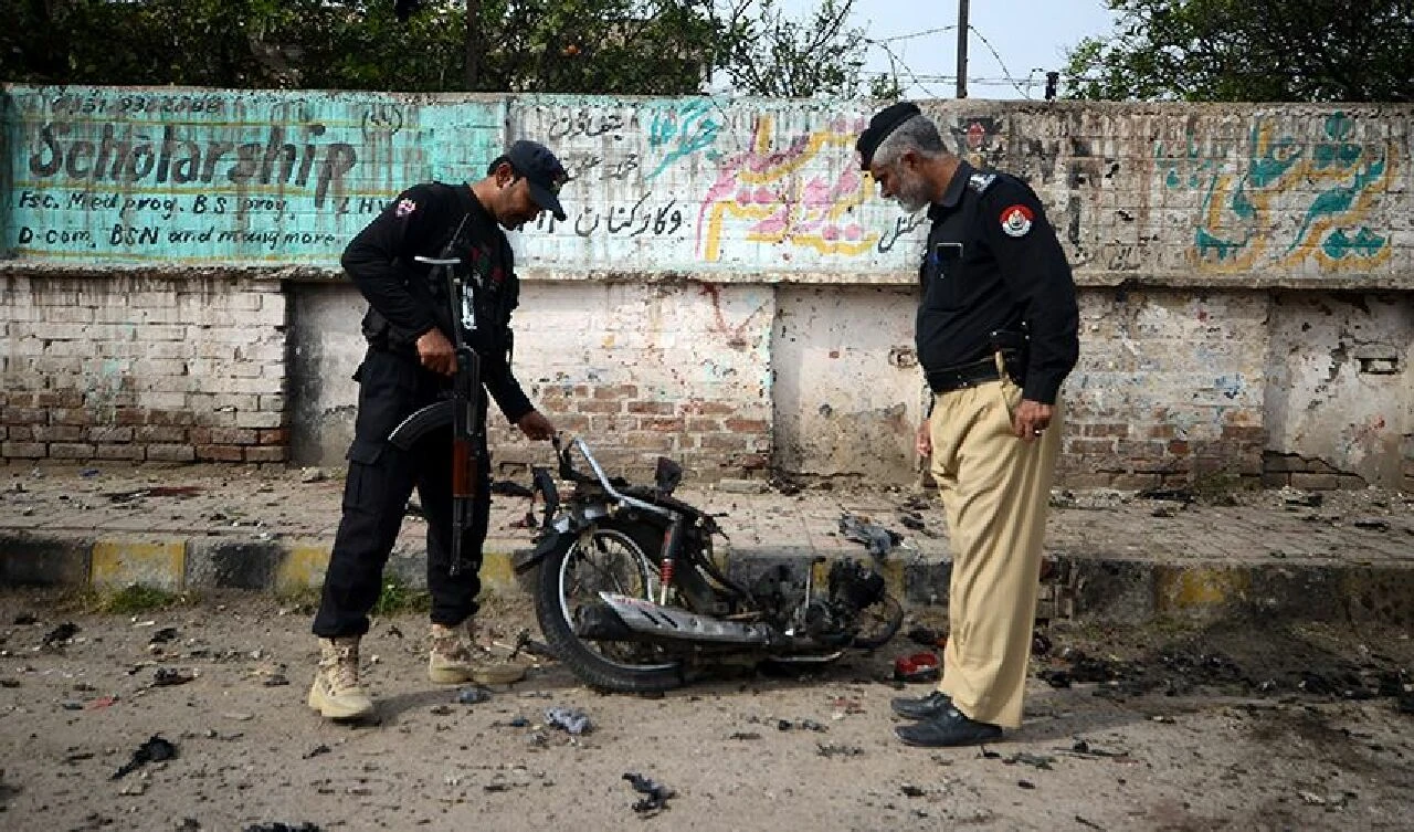 Pakistan'ın kuzeybatısındaki bombalı saldırı: Ölü ve yaralılar var