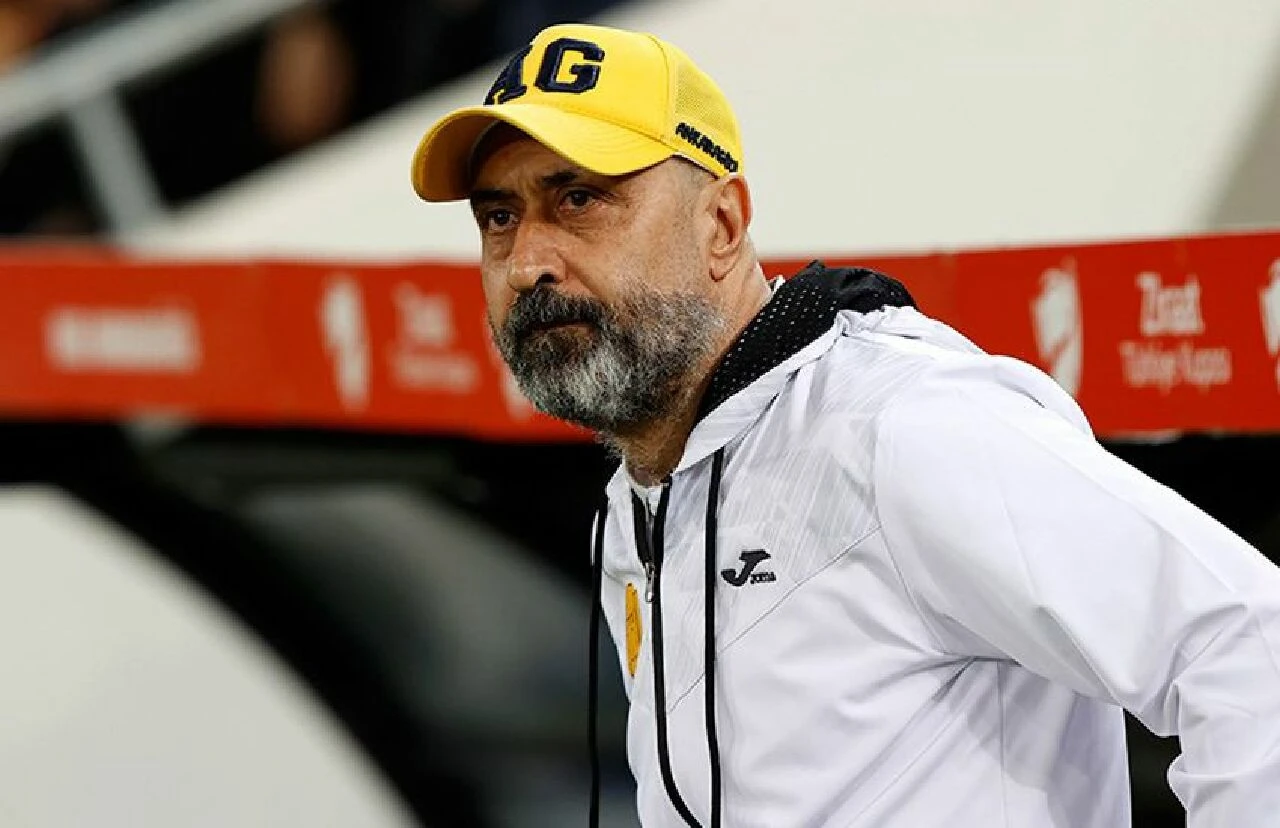 Son dakika! Fatih Karagümrük'ün yeni hocası resmen açıklandı