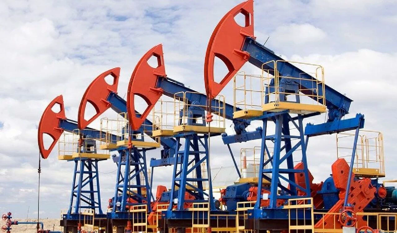 2021'den beri ilk! Petrol fiyatlarını 3 kritik veri belirleyecek - 1. Resim