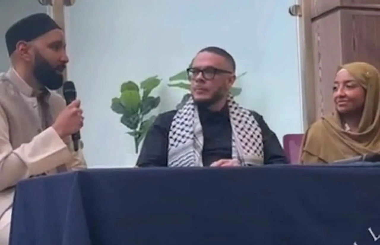 ABD'li yazar ve aktivist İslam'ı seçtiğini açıkladı