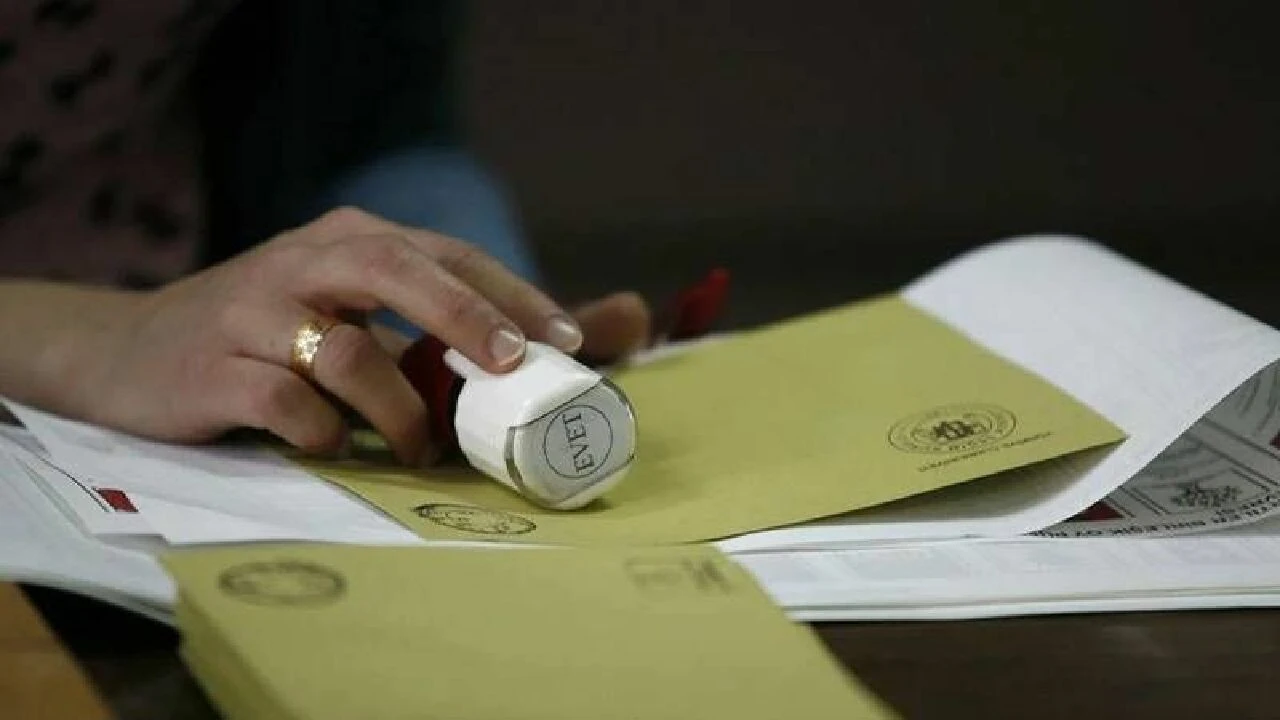 CHP'nin İstanbul anketinden çarpıcı sonuç! İlçelerde AK Parti önde, tek bir yer el değiştiriyor - 1. Resim