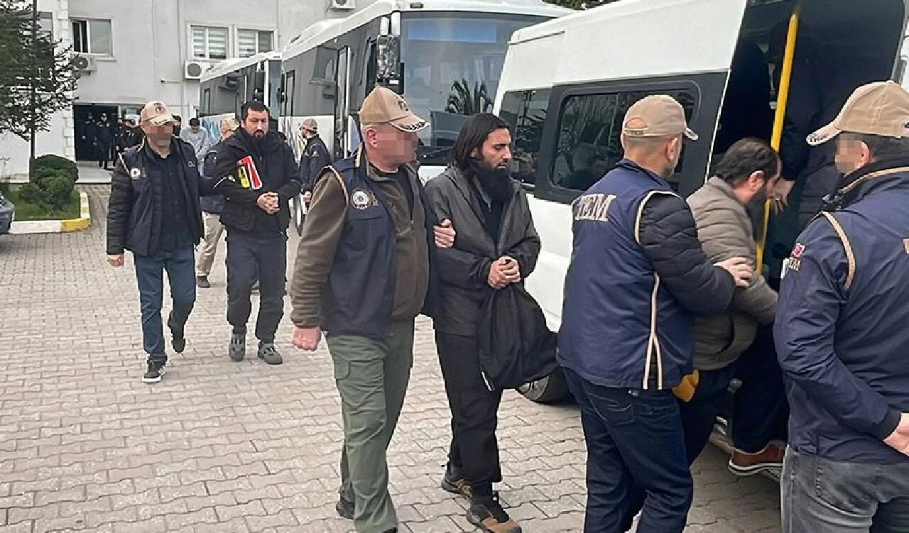 Eylem hazırlığındaydılar! 33 DEAŞ şüphelisiyle ilgili yeni gelişme - 1. Resim