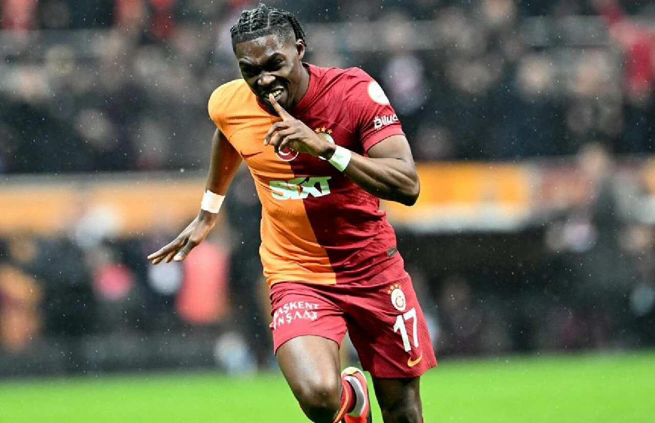 Galatasaray'ın Derrick Köhn planı ortaya çıktı! Sacha Boey benzetmesi - 1. Resim
