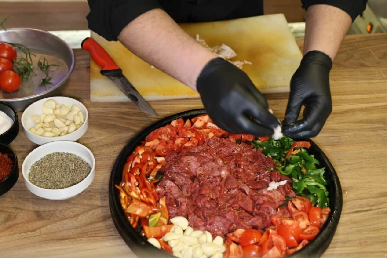 İftar sofralarının vazgeçilmezi ‘Maraş Eli Böğründe’