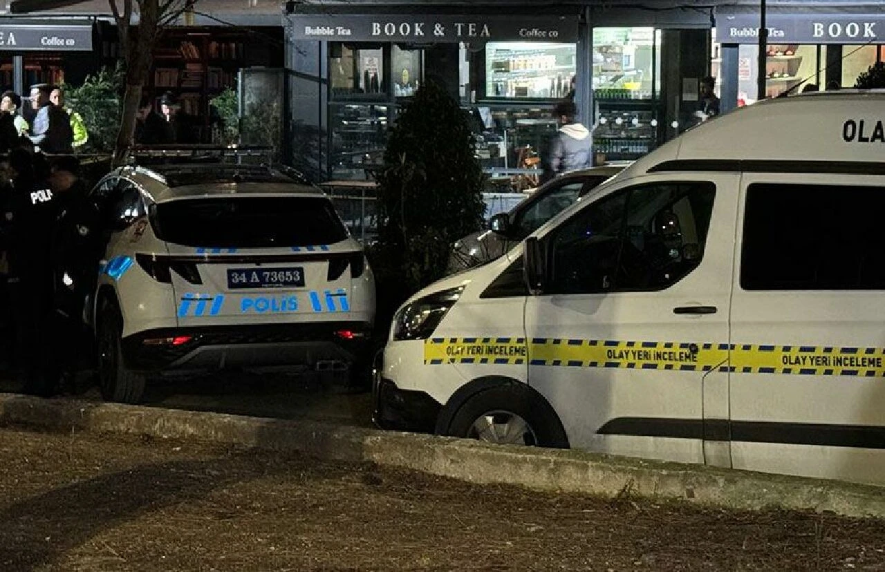 İstanbul'da park halindeki araca kurşun yağdı: 1 ölü, 1 yaralı - 1. Resim