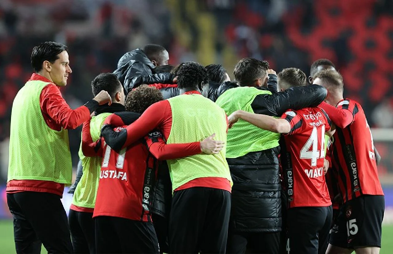 Kartal, Antep'ten eli boş döndü! Maç sonucu: Gaziantep FK 2-0 Beşiktaş - 2. Resim