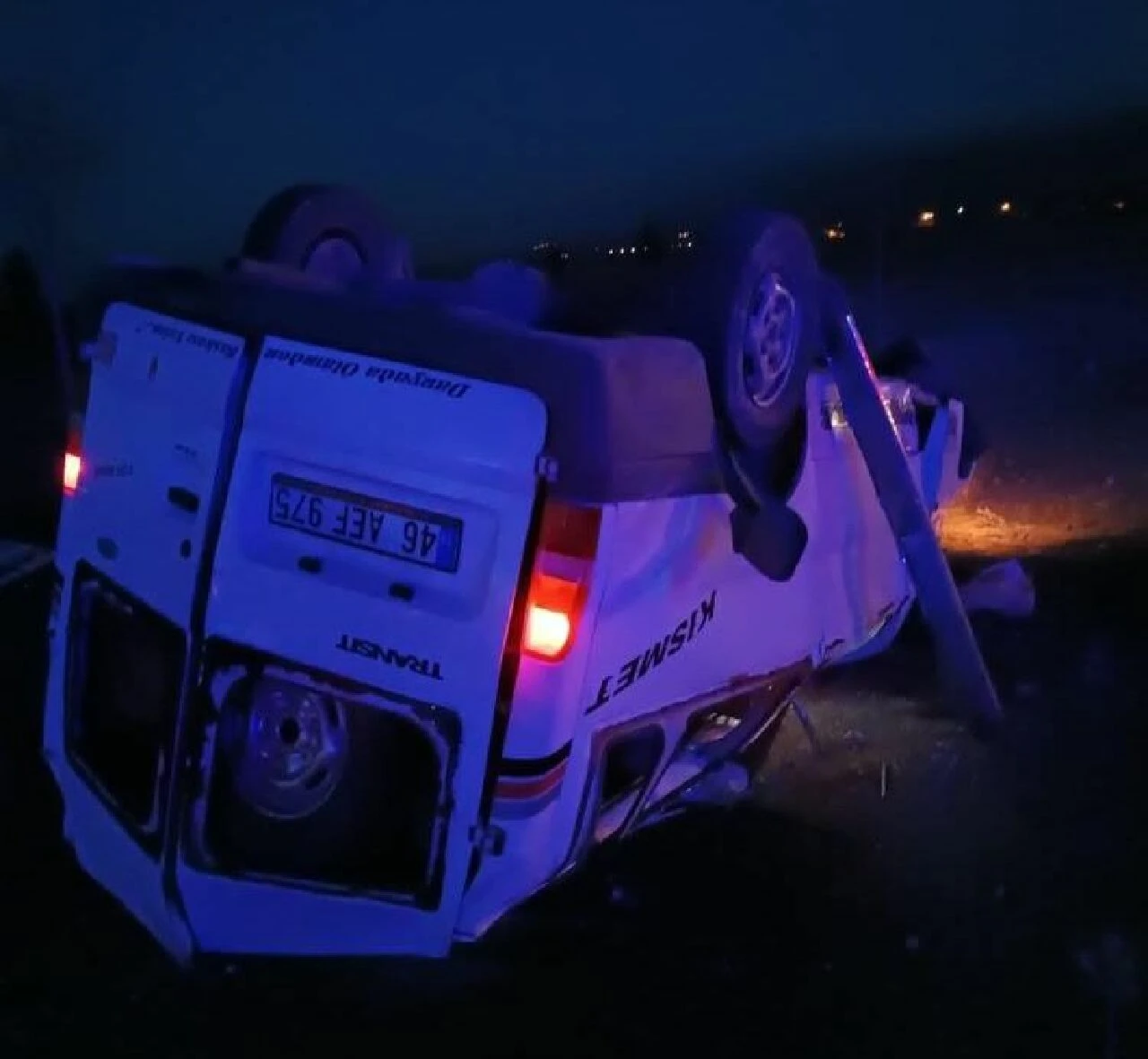 Konya'da feci kaza! Minibüs şarampole uçtu: Yaralılar var