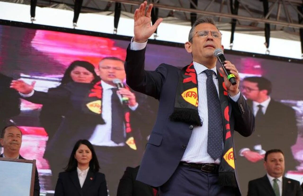 Özel, İYİ Parti Edirne adayını hedef aldı: Oyları bölmek için oradan aday oldu - 1. Resim