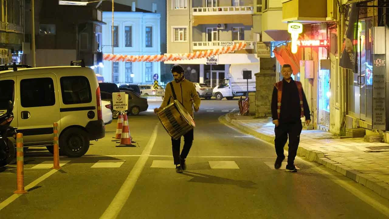 Ramazan davulcuları mesaiye başladı