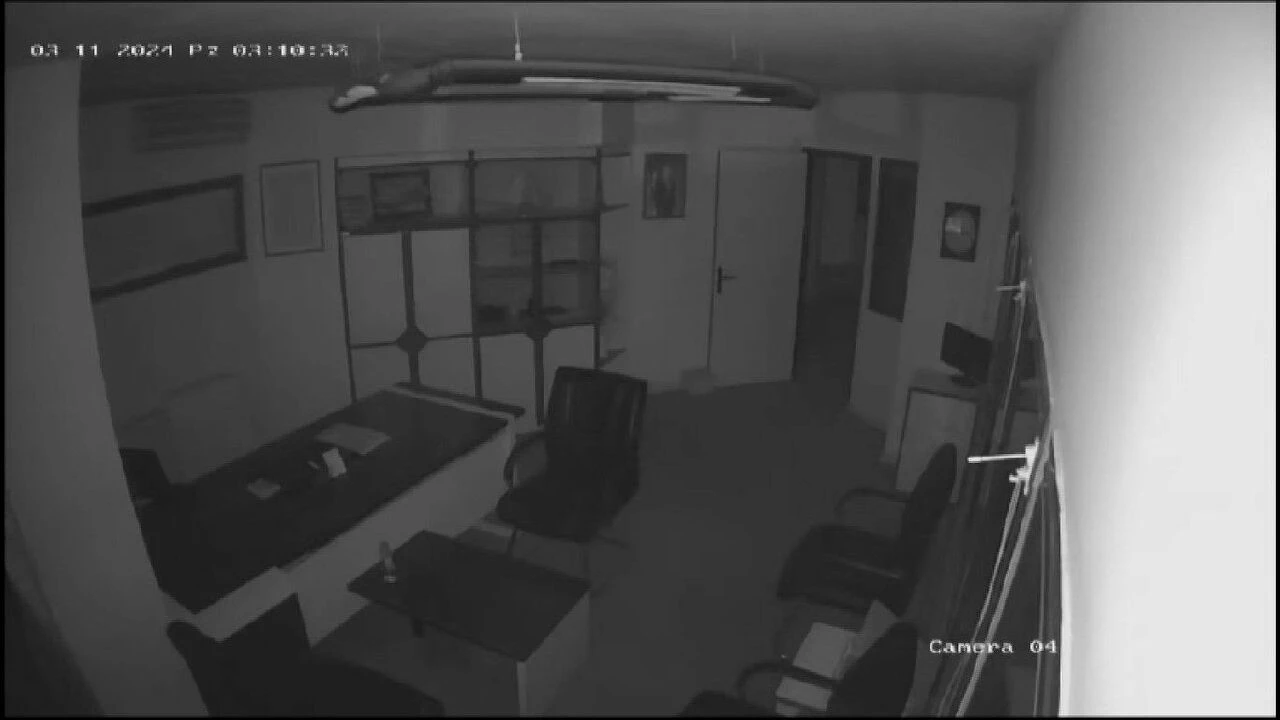 Samsun beşik gibi sallandı: Deprem anı kamerada