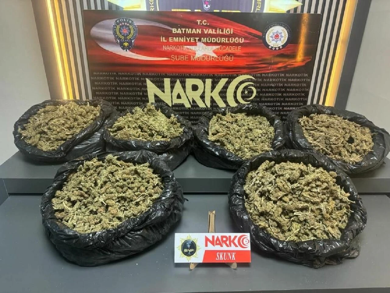 Zehir tacirlerine büyük operasyon: 17 kişi yakalandı - 1. Resim