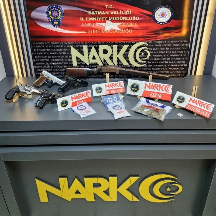 Zehir tacirlerine büyük operasyon: 17 kişi yakalandı