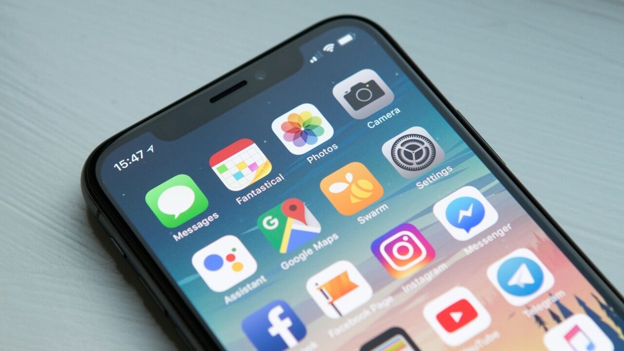 Apple duyurdu: iPhone&#039;da uygulama yüklemeye yeni yöntem geliyor