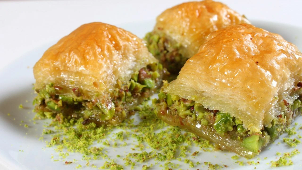 Baklavaya bezelye, zeytine paslı çivi, peynire nişasta… Uzmanından tüketicilere kritik uyarı: Cezalandırın! - 2. Resim