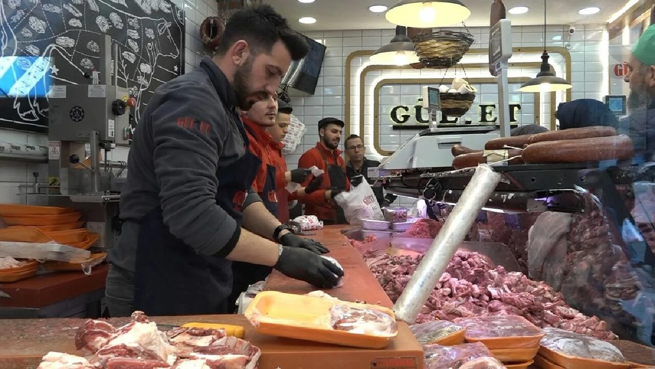 Başı var sonu yok! Pide kuyruğu değil, ucuz kıyma ve et sırası, fiyatlar yarıya indi - 3. Resim