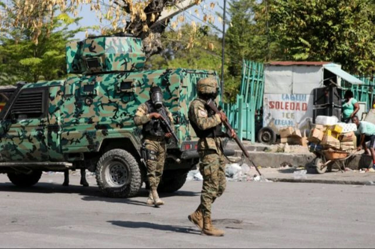 Çete savaşlarının sürdüğü Haiti'nin en güçlü insanı artık 'Barbekü' - 3. Resim