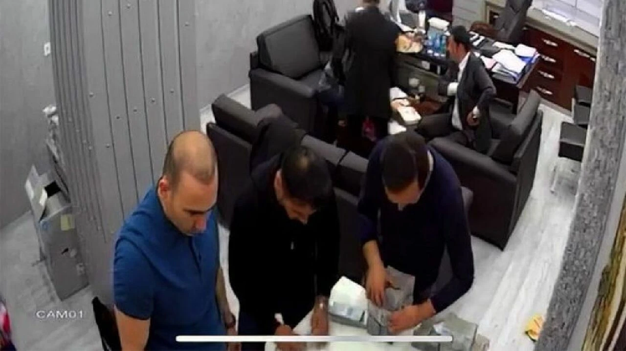 Erdoğan'ın 'son seçimim' açıklaması... Bakan Tunç: 3. dönem için adaylık yolu açılır... - 2. Resim