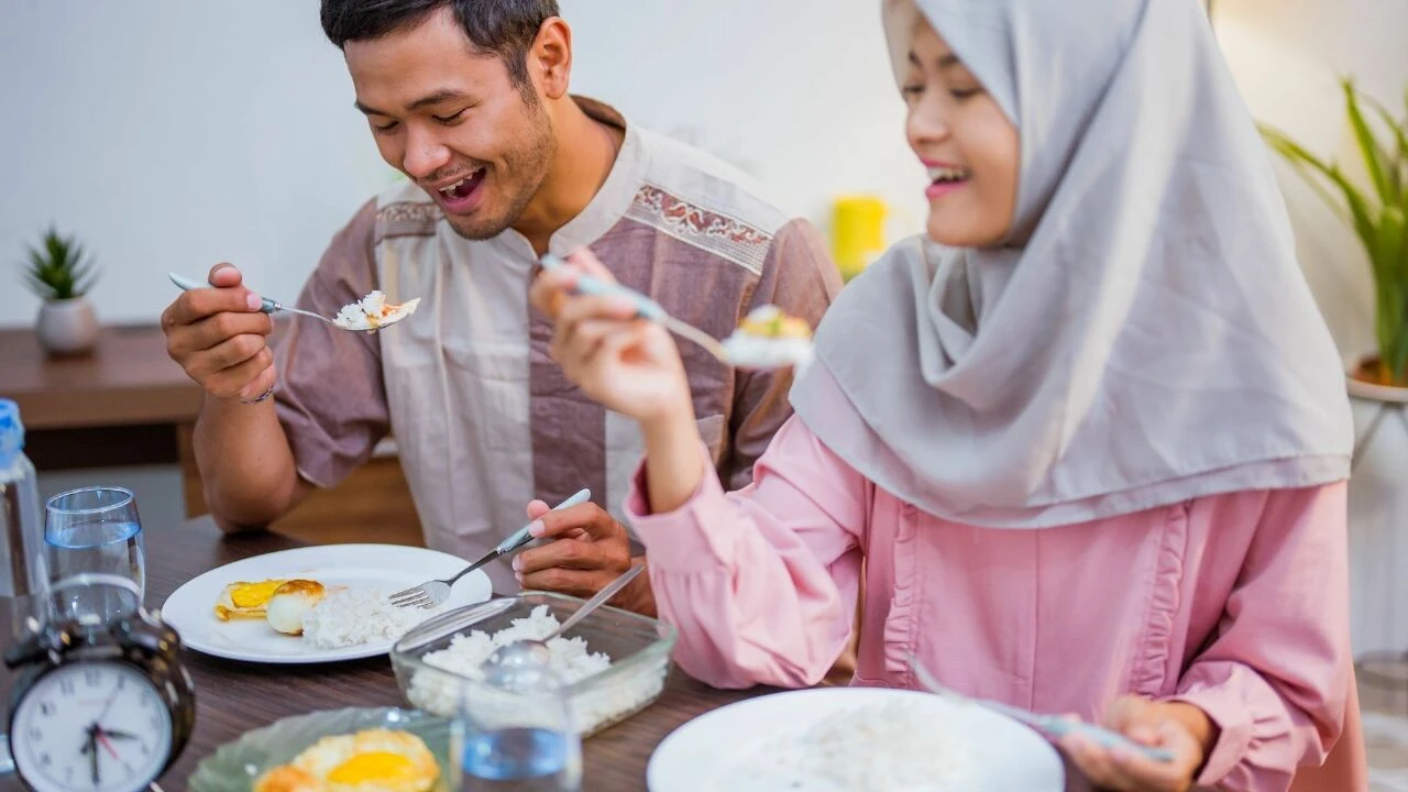 Geleneksel tıp uzmanı Aidin Salih'ten dinç vücut için sahur uyarısı! Limonlu su ve hurma detayı