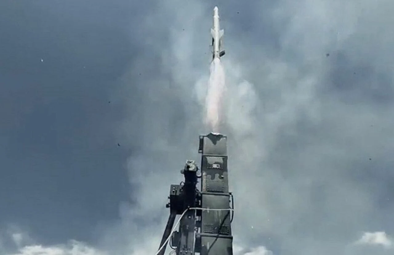 Türk donanmasının vurucu gücü artıyor! MİDLAS'tan, TCG İstanbul'dan başarılı atış - 2. Resim