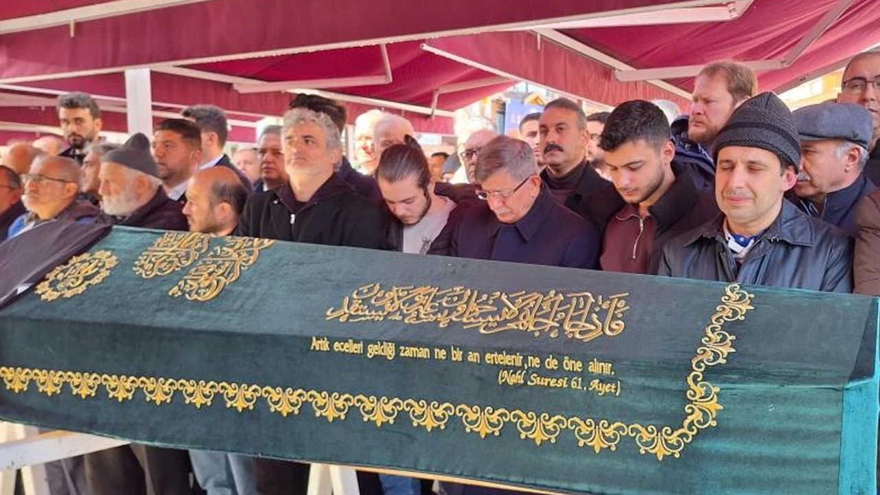 Bakırköy’deki feci kazada ölenler son yolculuğuna uğurlandı: Cenaze töreninde gözyaşları sel oldu