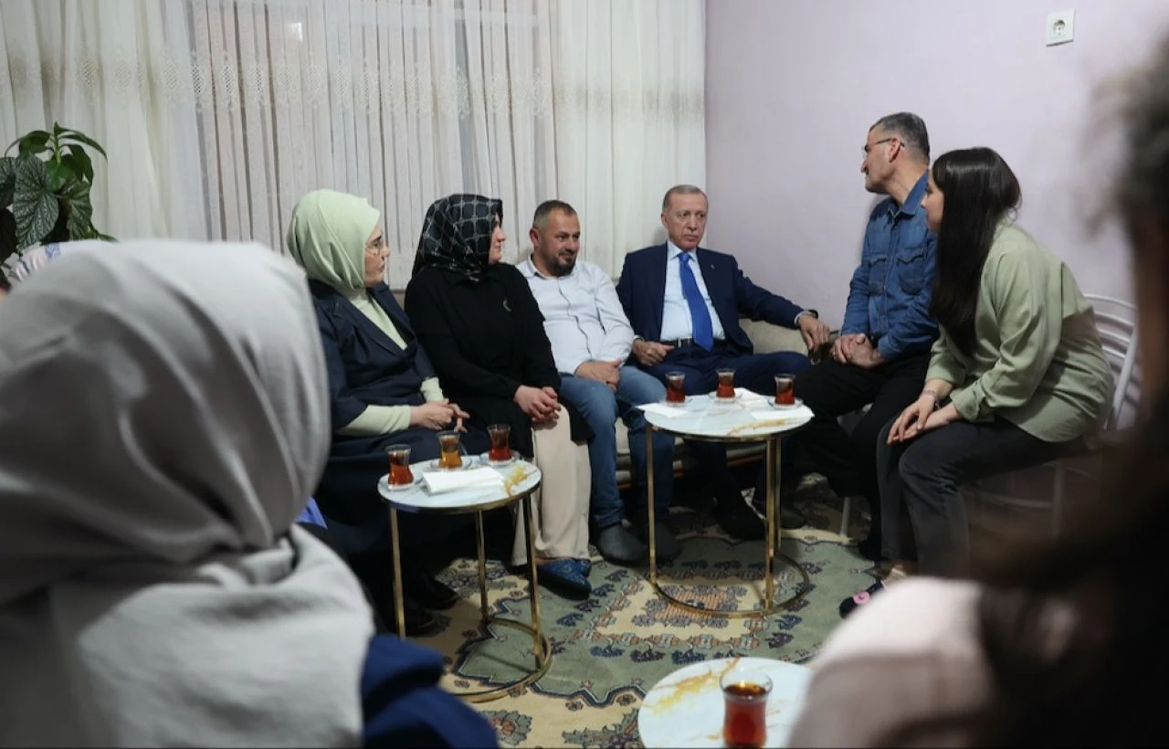 Cumhurbaşkanı Recep Tayyip Erdoğan iftarını Taş ailesiyle yaptı - 2. Resim