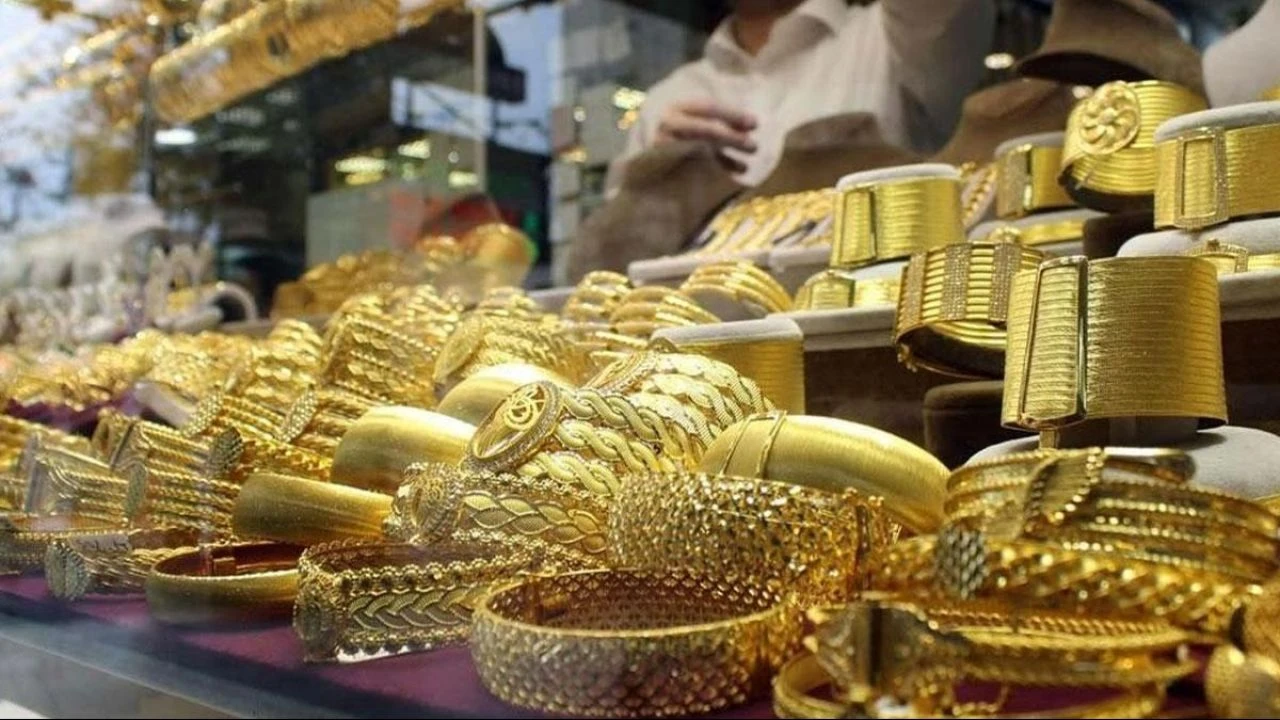 Cumhuriyet ve çeyrek vitrine çıkmadan kapış kapış gitti! Kuyumcular altın bulamadı, Darphane çift mesai yaptı - 1. Resim