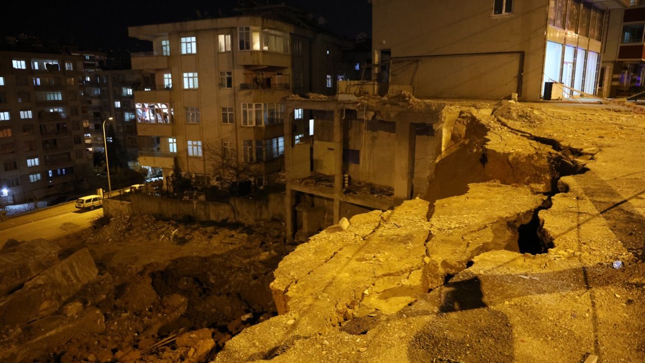 Deprem bölgesi Kahramanmaraş&#039;ta panikleten görüntü! AFAD bölgede