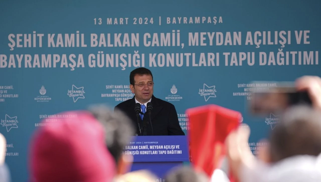 Ekrem İmamoğlu cami açılışında gazeteciyle tartıştı - 1. Resim
