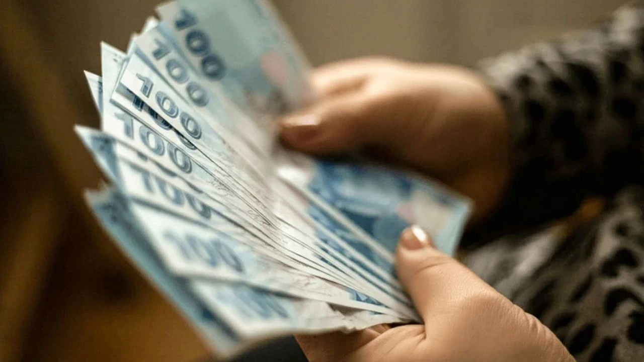 Emekliye seyyanen zam veya refah payı! SGK Uzmanından rakam geldi: 2 bin liralık dokunuş olabilir