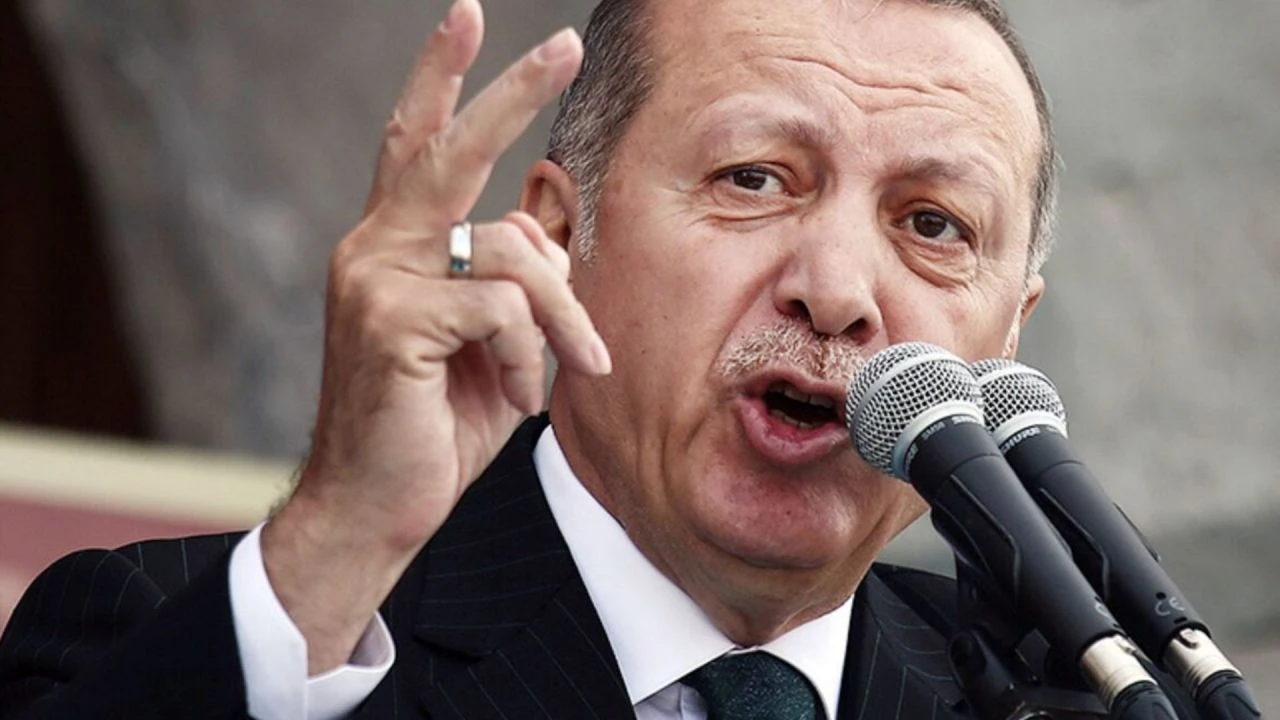 Erdoğan haklı çıktı! Çin güç kaybetti: Sokaklarda 3 çocuk afişleri - 1. Resim