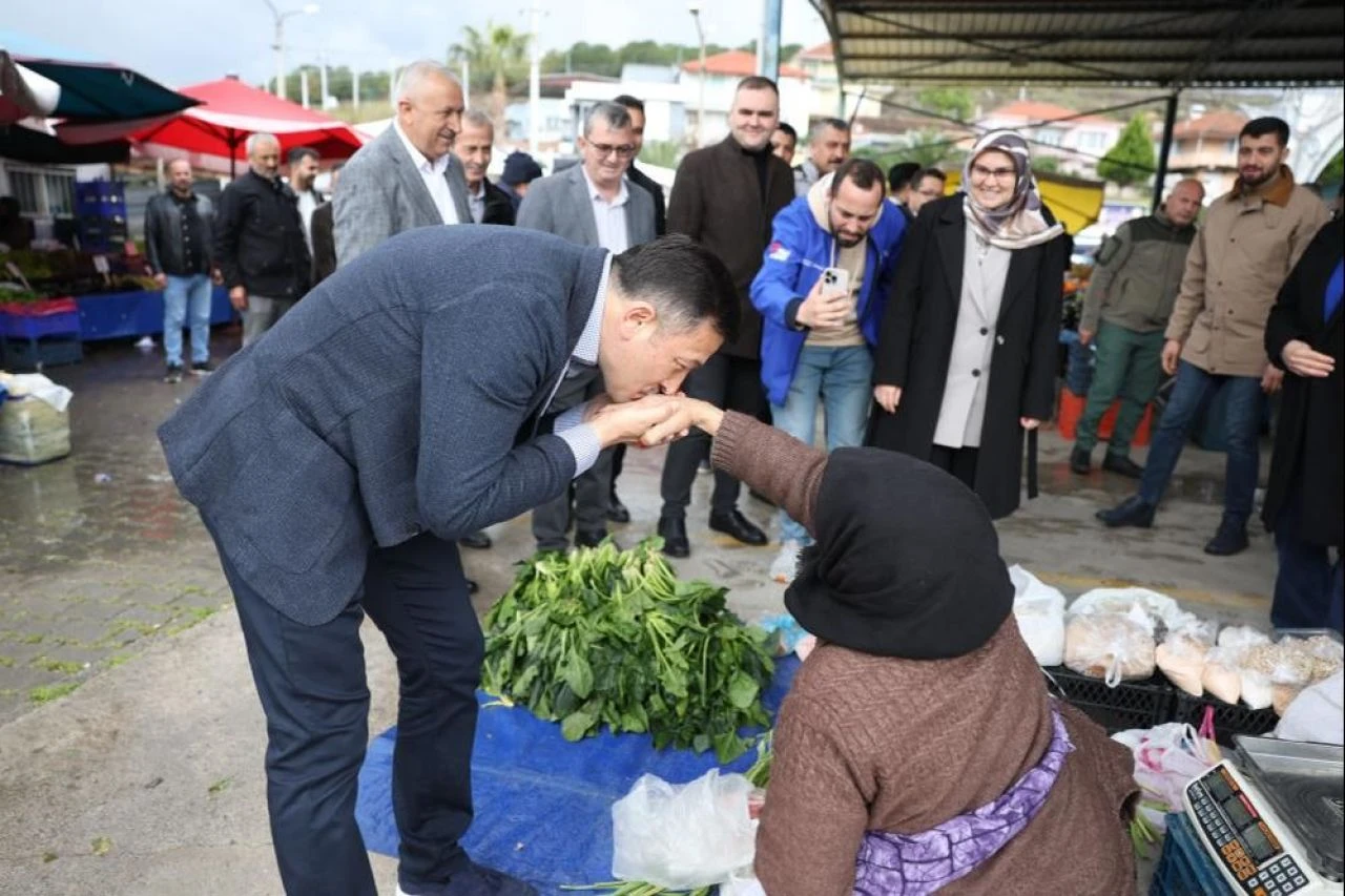 Hamza Dağ İYİ Parti'li rakibiyle karşılaştı, ortaya renkli görüntüler çıktı