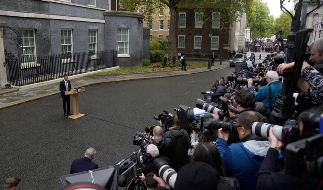 İngiltere'de Başbakan Sunak'a baskı artıyor! Seçmenlerin yarısı seçim istiyor - 1. Resim