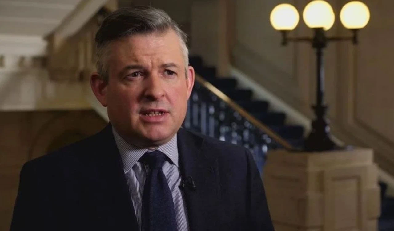 İngiltere'de Başbakan Sunak'a baskı artıyor! Seçmenlerin yarısı seçim istiyor - 2. Resim