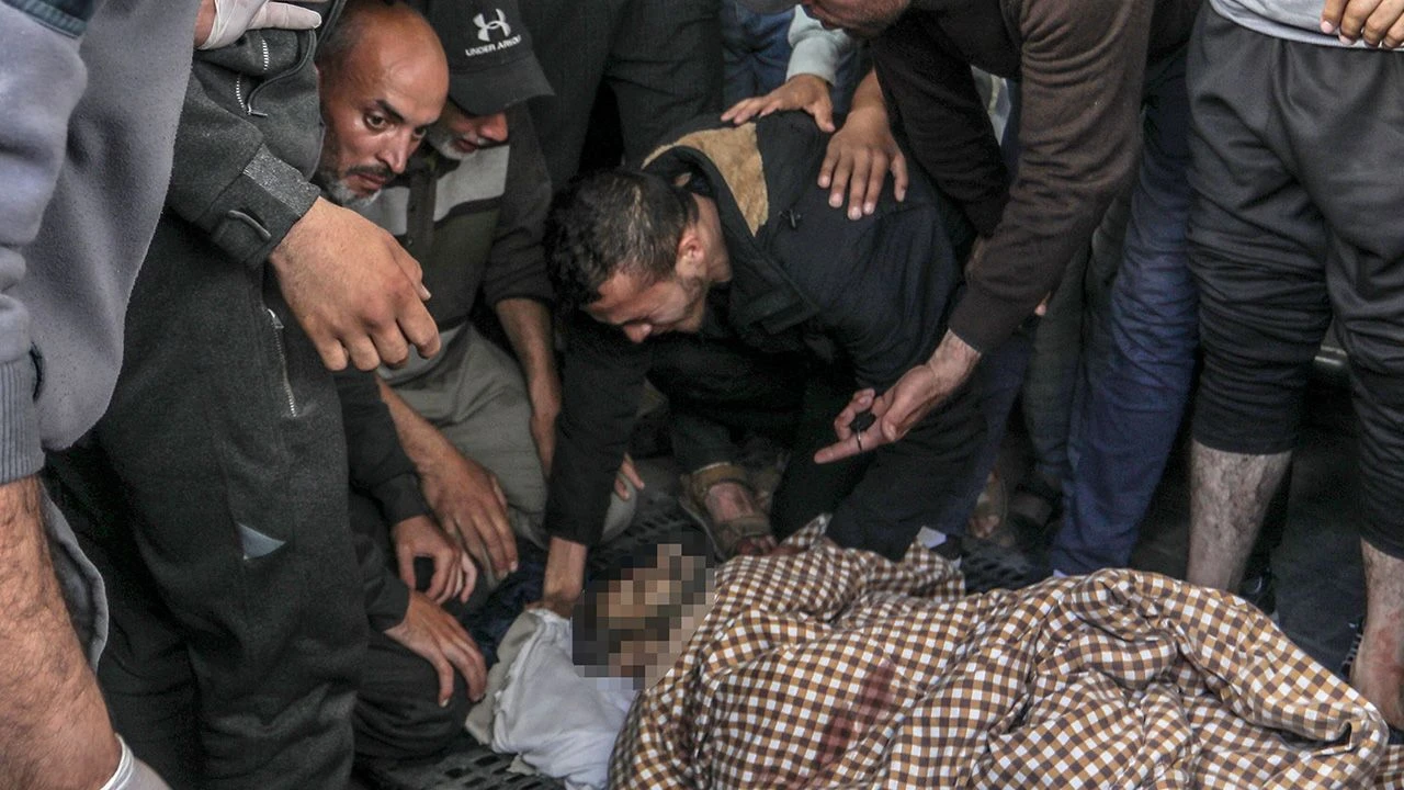 İsrail ordusundan kanlı saldırı! BM'ye ait tesis vuruldu: Çok sayıda ölü ve yaralı var - 1. Resim