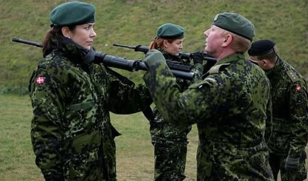 Komşu ülkeden sonra bir ülke daha karar verdi: Kadınlar askere alınıyor - 2. Resim