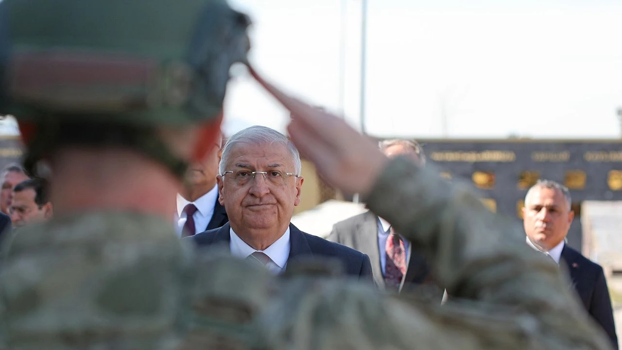 Son dakika! Milli Savunma Bakanı Güler sınır hattında