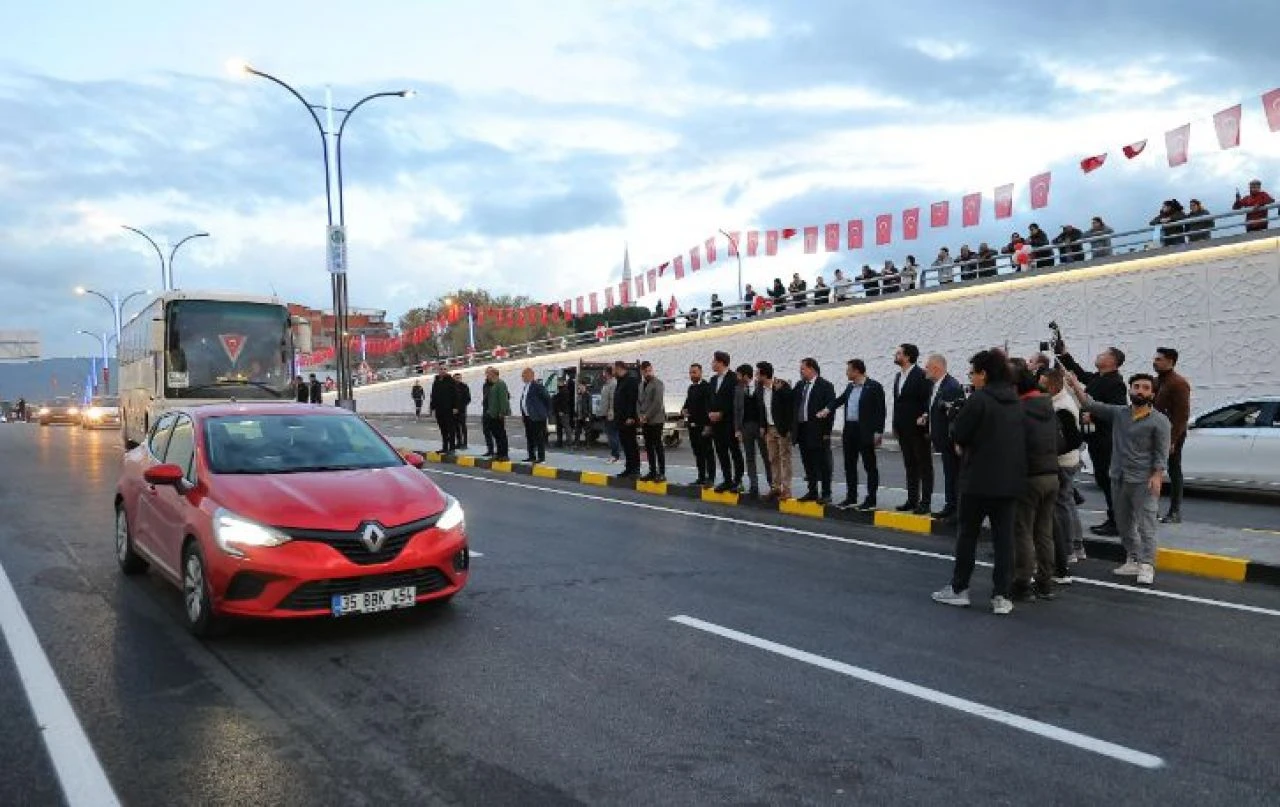 Tunç Soyer'in tutmadığı sözü AK Parti'li belediye yaptı: Menemen'e tarihi yatırım!