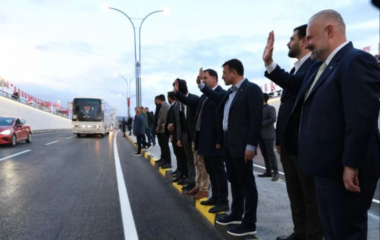 Tunç Soyer'in tutmadığı sözü AK Parti'li belediye yaptı: Menemen'e tarihi yatırım!