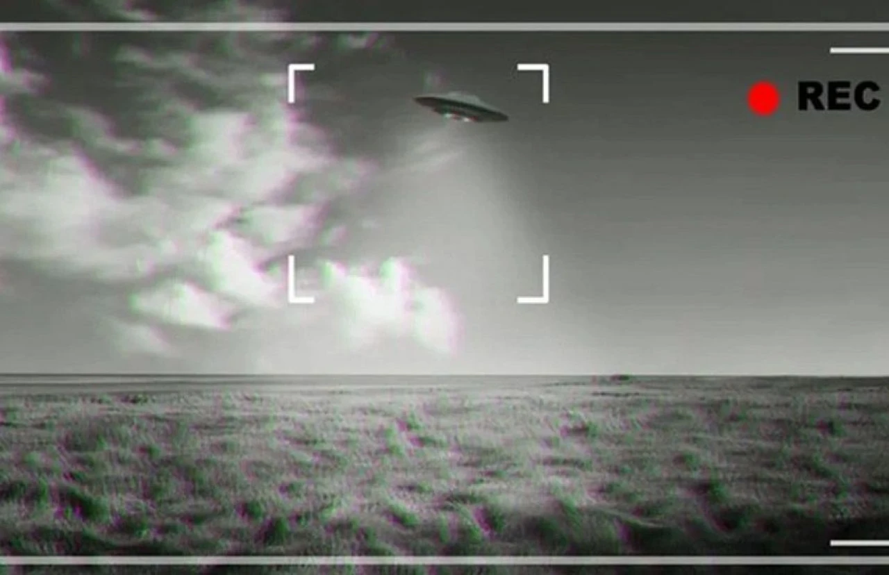 'UFO'lar gizleniyor' tartışması ABD'yi harekete geçirdi! Raporda asıl nesneler ortaya çıktı - 1. Resim