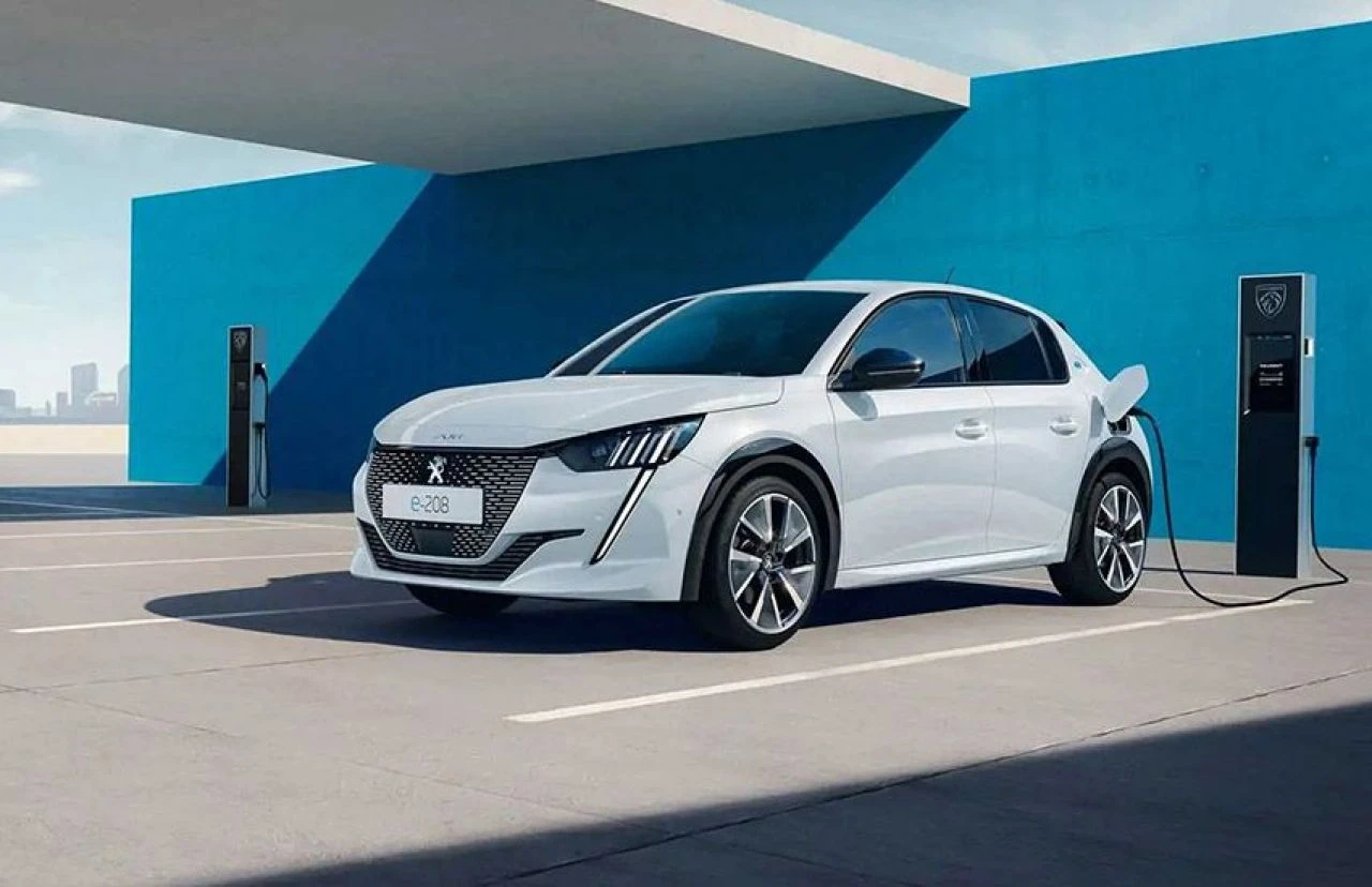 Elektrikli Peugeot 208 Türkiye'de satışta! İşte otomobil pazarındaki fiyatı