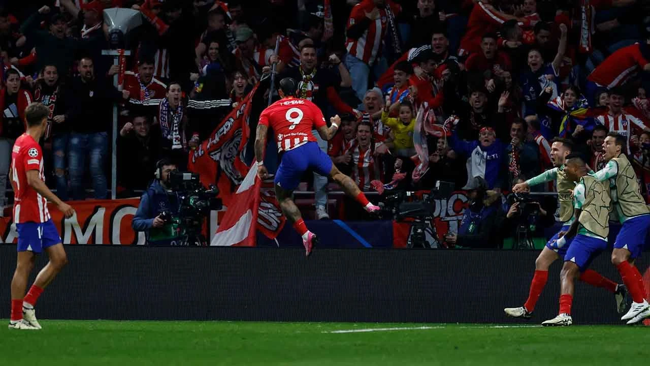 Hakan Çalhanoğlu'nun golü yetmedi, Inter Şampiyonlar Ligi'ne veda etti! - 1. Resim