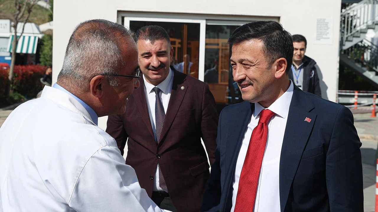 Hamza Dağ'dan taksicilere kabin ve kamera vaadi - 1. Resim