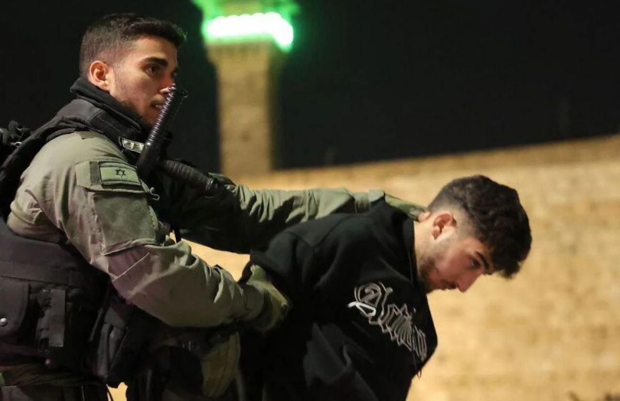 İsrail ibadet engelinde sınır tanımıyor: Mescid-i Aksa’ya demir bariyer!