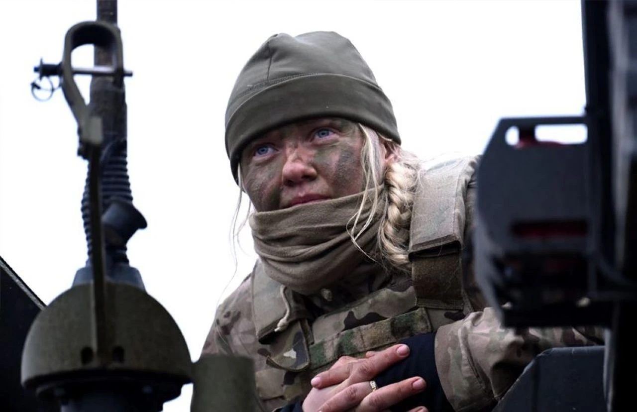 Kuzey Avrupa'da Rusya paniği: Kadınları da askere alıyorlar!